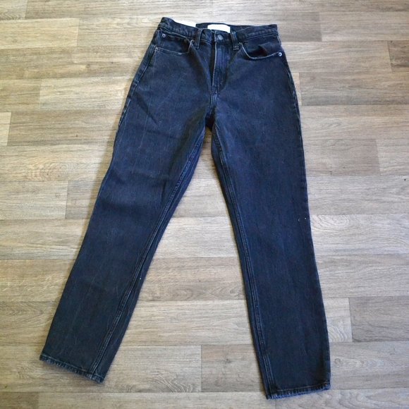 NWT Abercrombie The Mom Jean High Rise 90's Washed Black Jean Size 26 Long - Picture 2 of 7